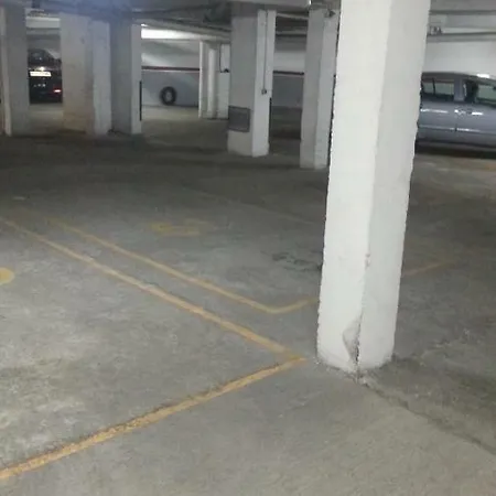 Piso Parques Centrico Διαμέρισμα *